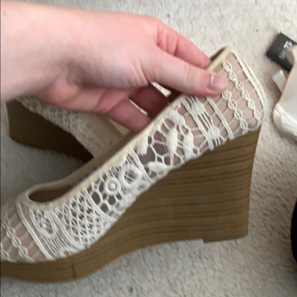 lace wedges
